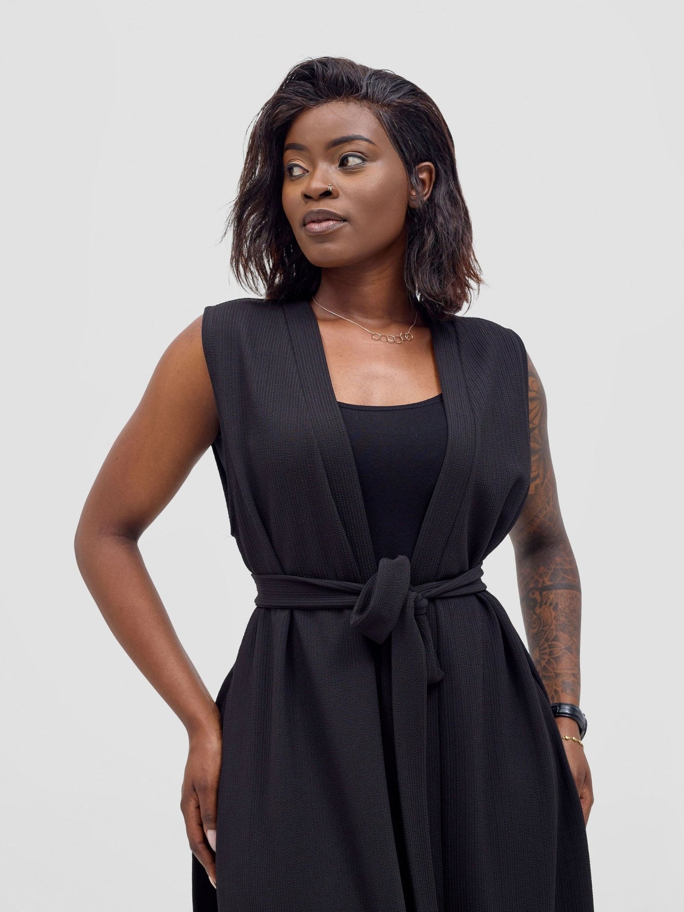 Vivo Chela Sleeveless Waterfall - Black - Shopzetu