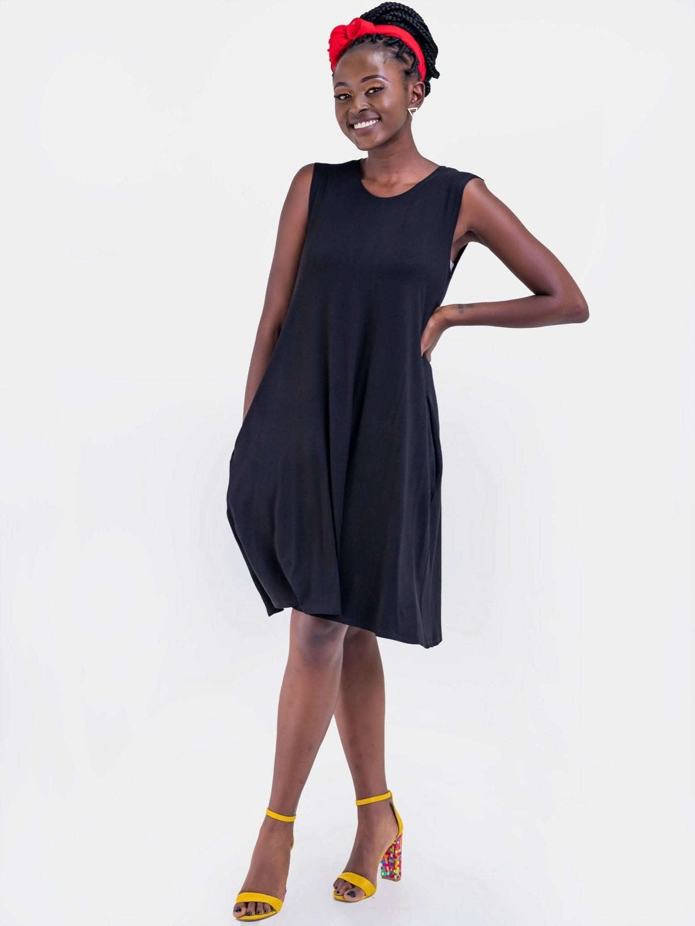 Vivo Basic Julia Back Pleat Knee Length Dress - Black - Shopzetu