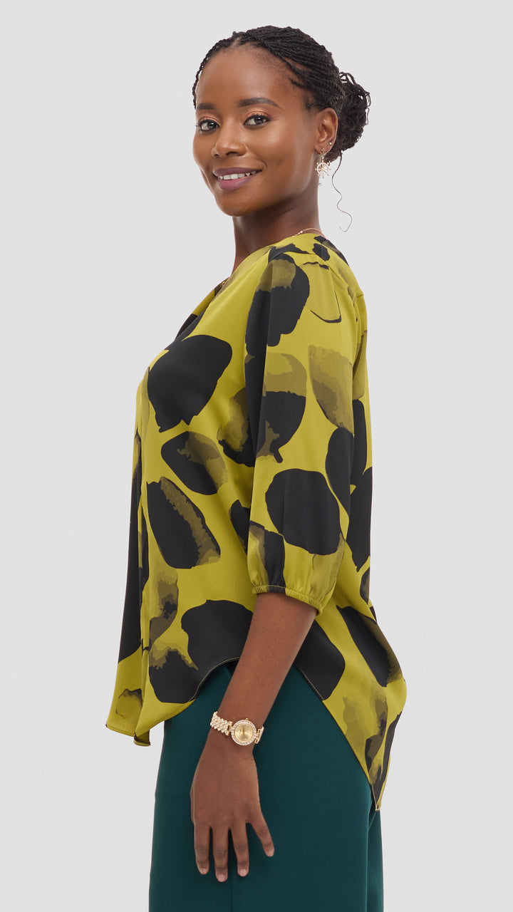 Vivo Dua 3/4 Sleeved V-Neck Shirt in Satin  - Olive / Black Arisi Print