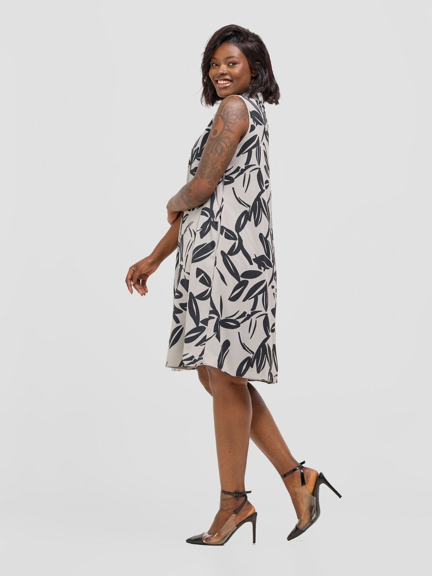 Vivo Asha Sleeveless Knee Length Dress - Grey / Black Print - Shopzetu