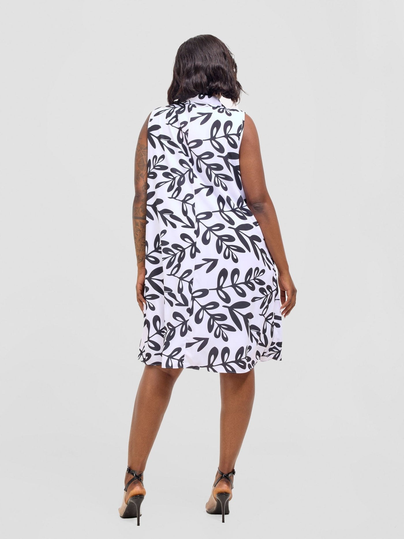 Vivo Asha Sleeveless Knee Length Dress - White / Black Jilo Print - Shopzetu