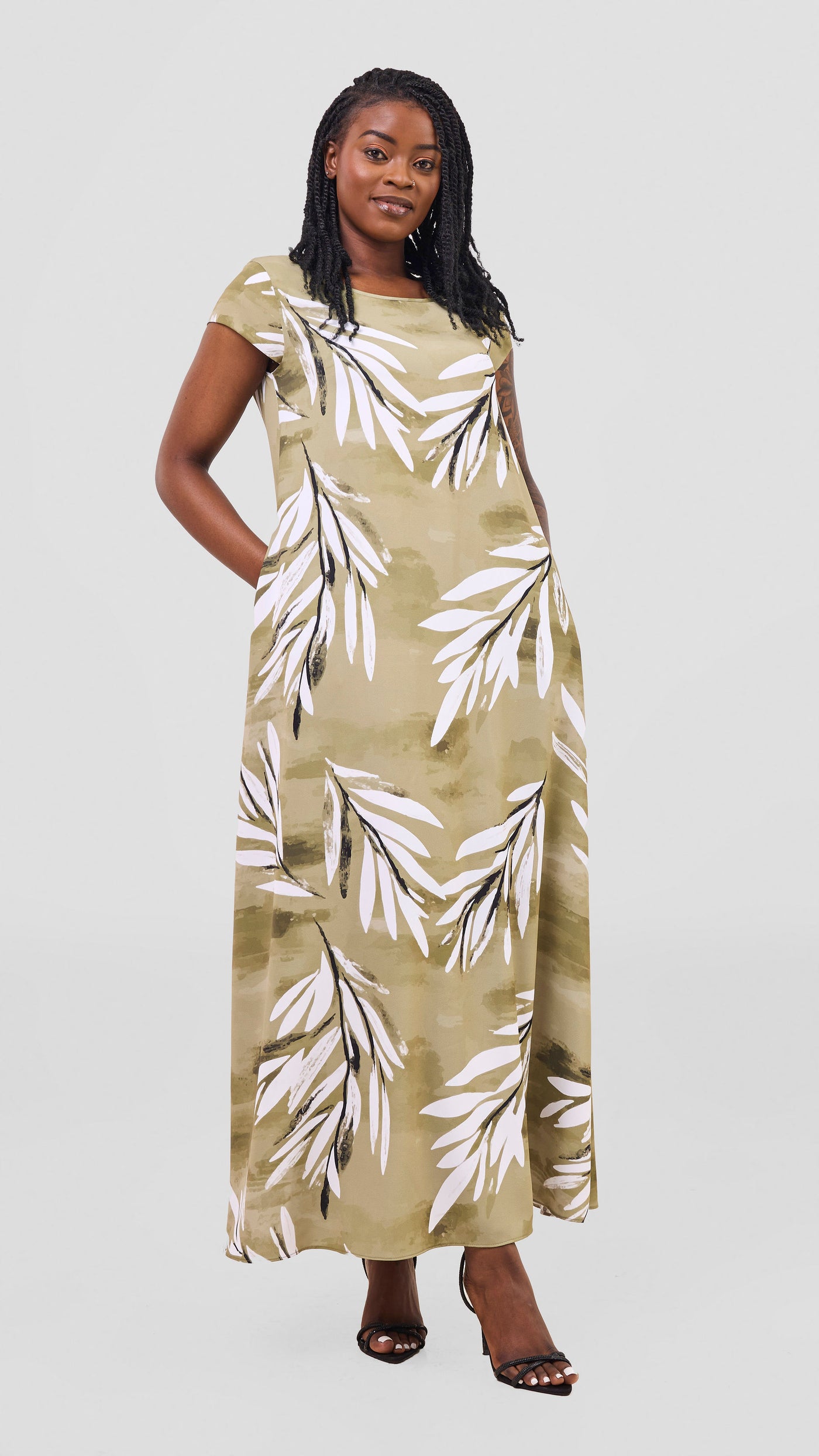 Vivo Basic Round Neck Maxi Dress - Olive / White Ewale Print