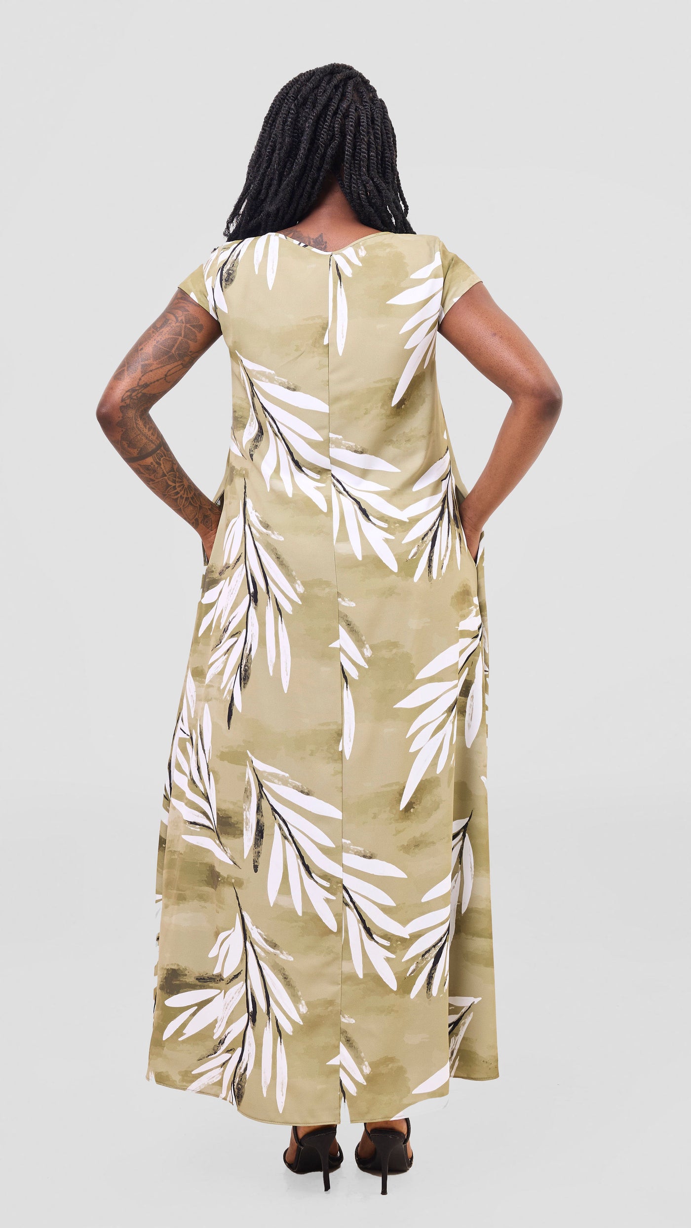 Vivo Basic Round Neck Maxi Dress - Olive / White Ewale Print
