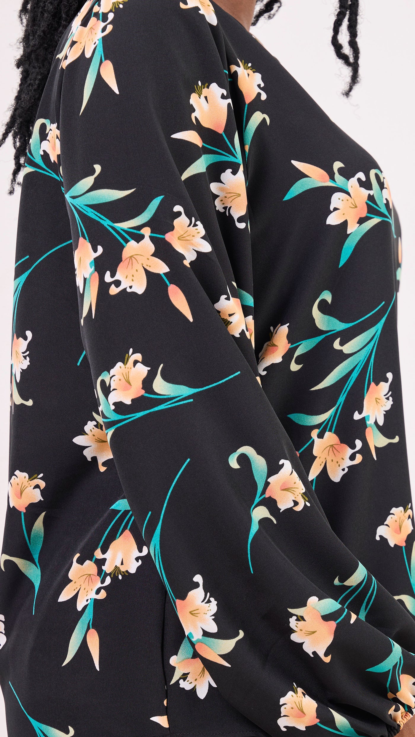 Vivo Basic Crepe Bishop Sleeve Top - Black / Peach Print