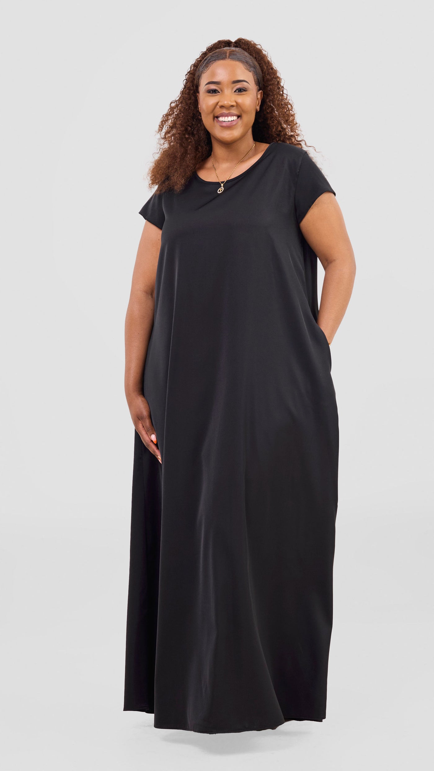 Vivo Basic Round Neck Maxi Dress - Black