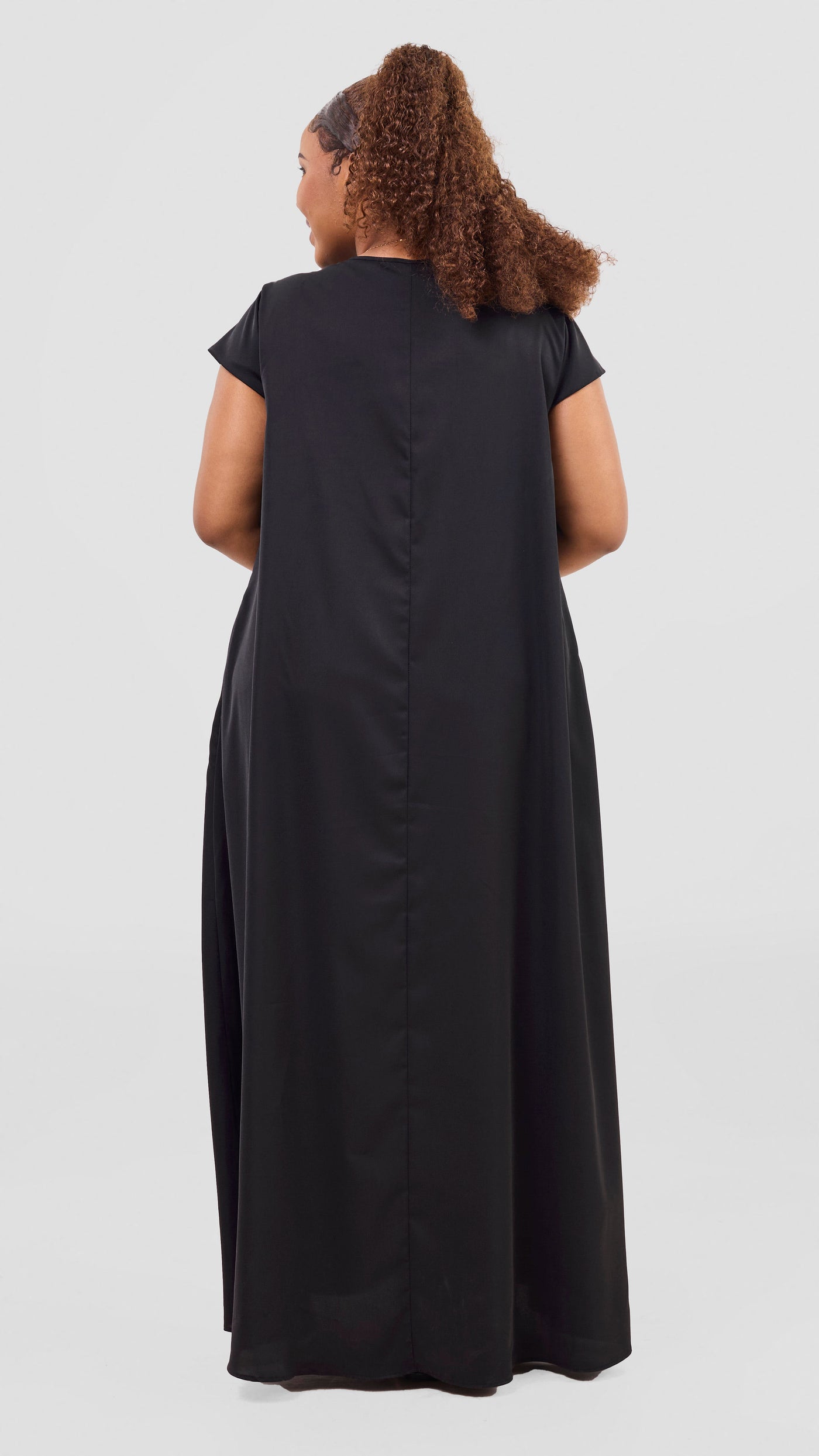 Vivo Basic Round Neck Maxi Dress - Black