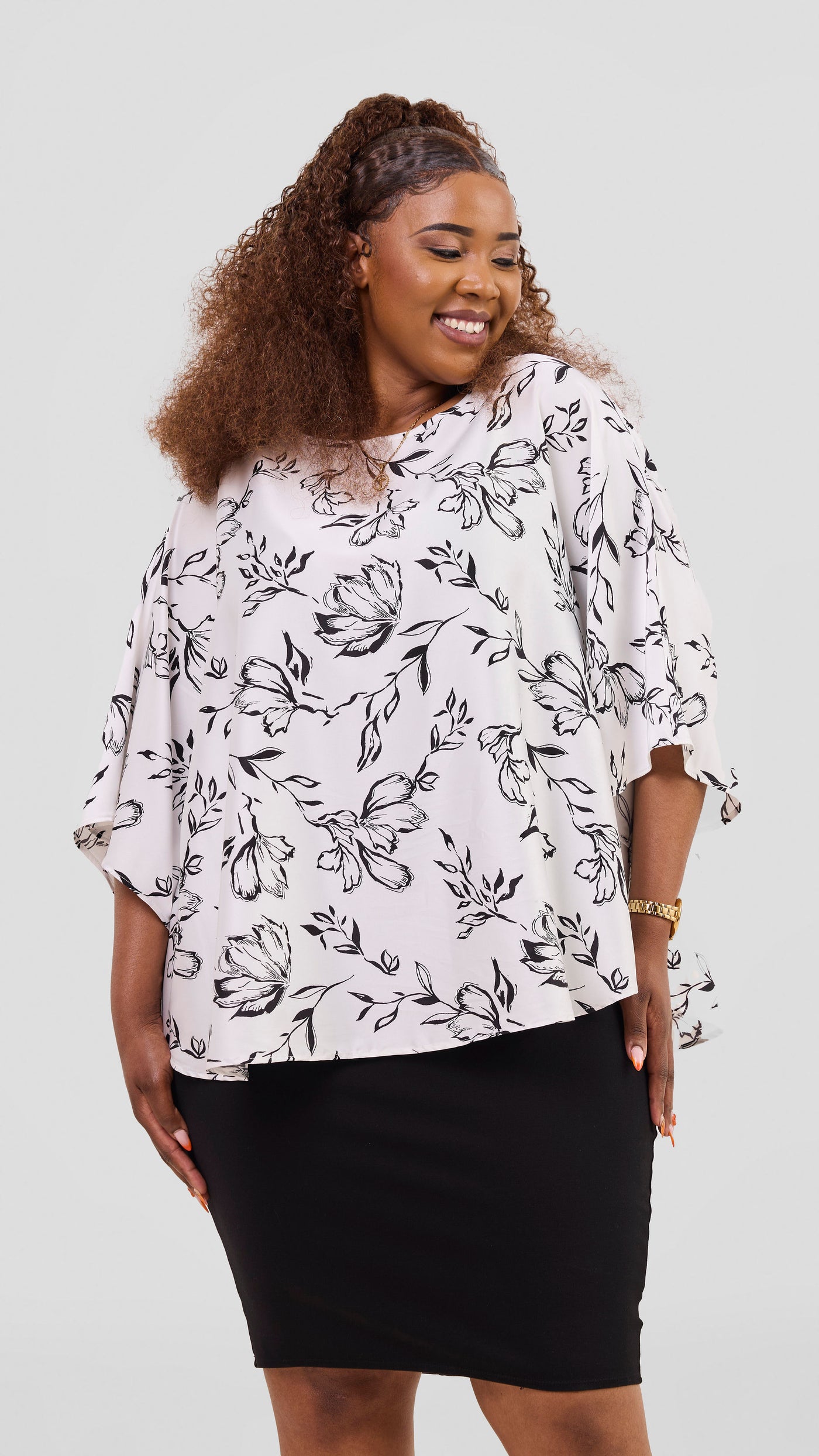 Vivo Sakari Circular Loose Top - White / Black Print