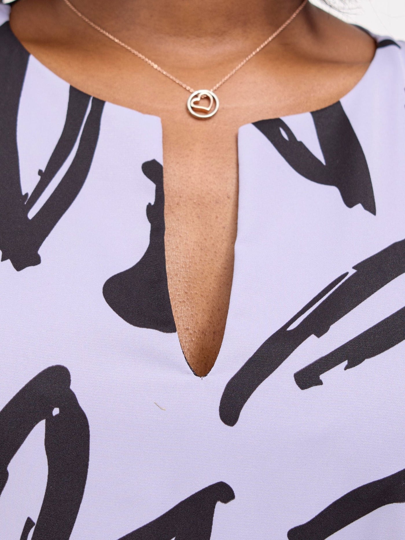 Vivo Zola V Neck Cap Sleeve Maxi Dress - Light lilac / Black Hesi Print - Shopzetu