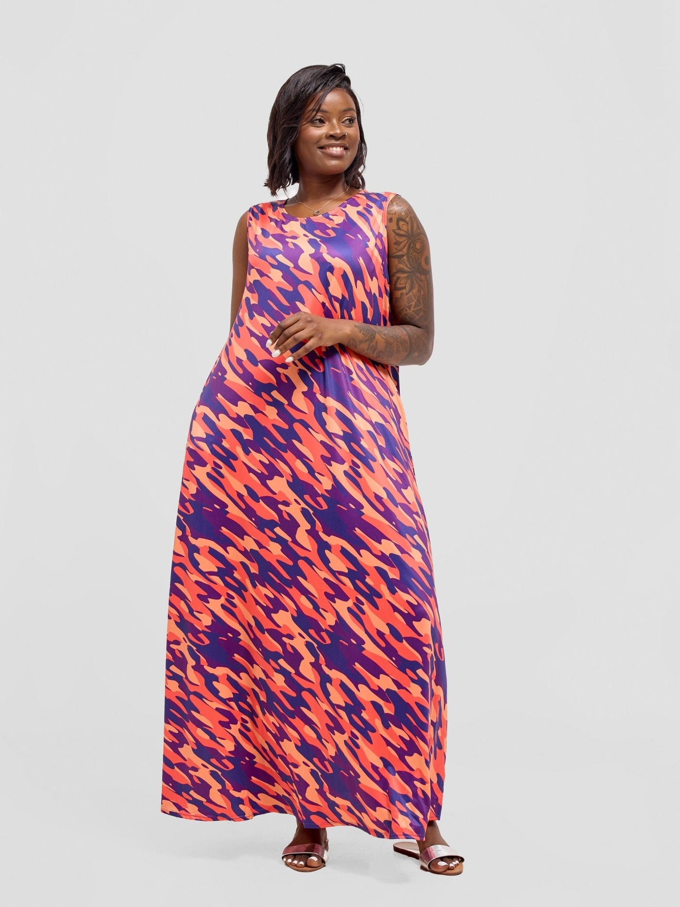 Vivo Lumi Back Pleat Maxi Dress - Orange / Burgundy Isi Print - Shopzetu