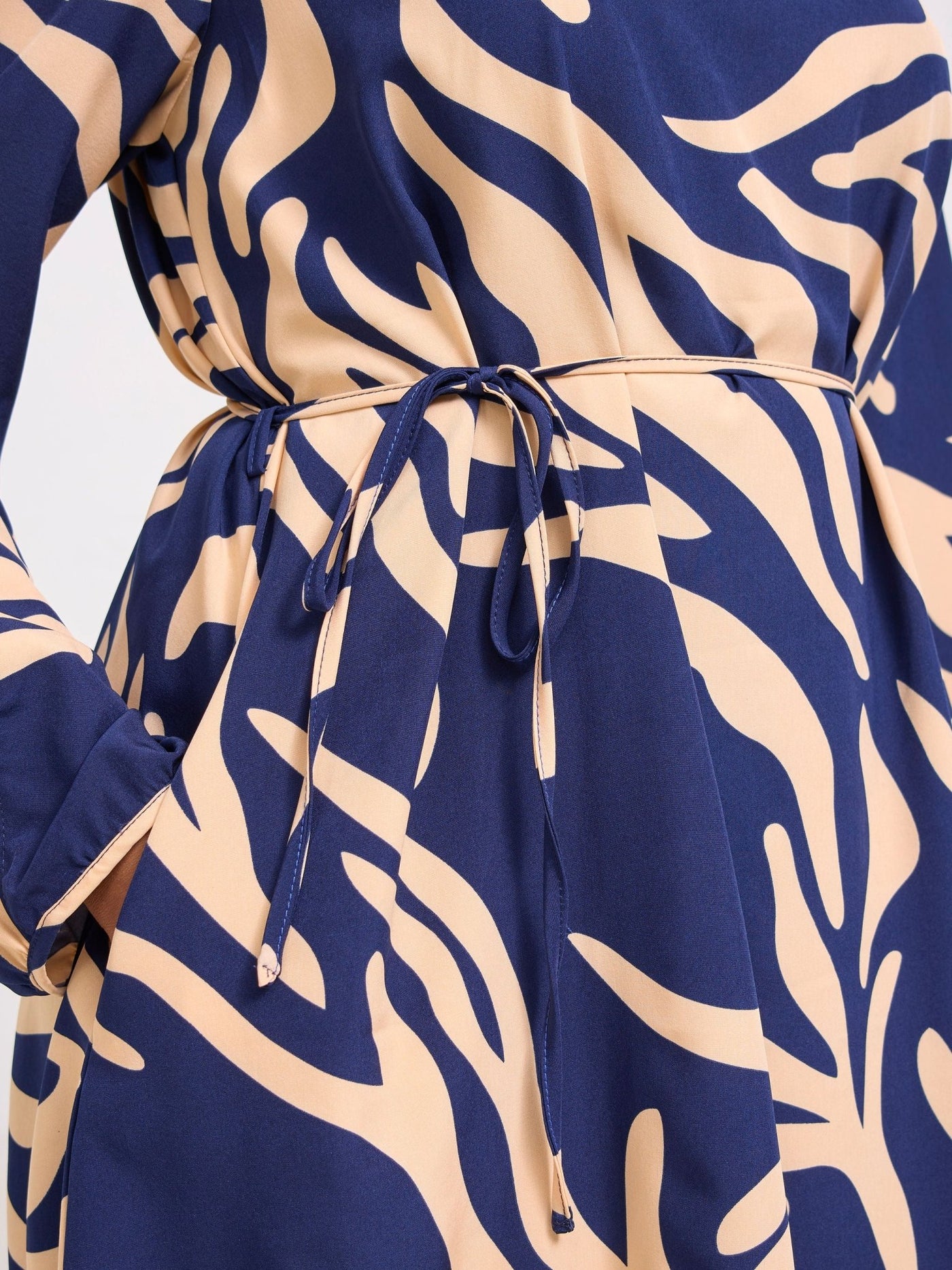 Vivo Tunu Long Slit Sleeve Knee Length Shift Dress - Peach / Navy Print - Shopzetu