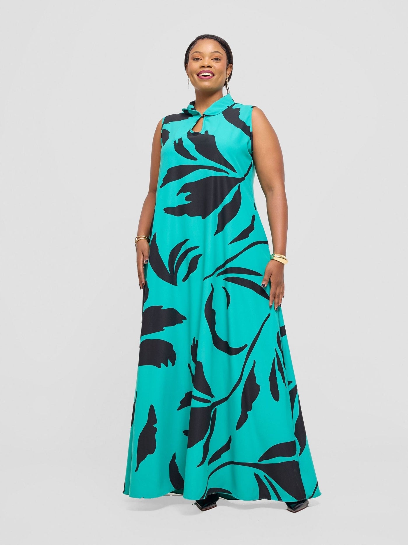 Vivo Asha Sleeveless Maxi Dress - Sea Green / Black Robe Print - Shopzetu