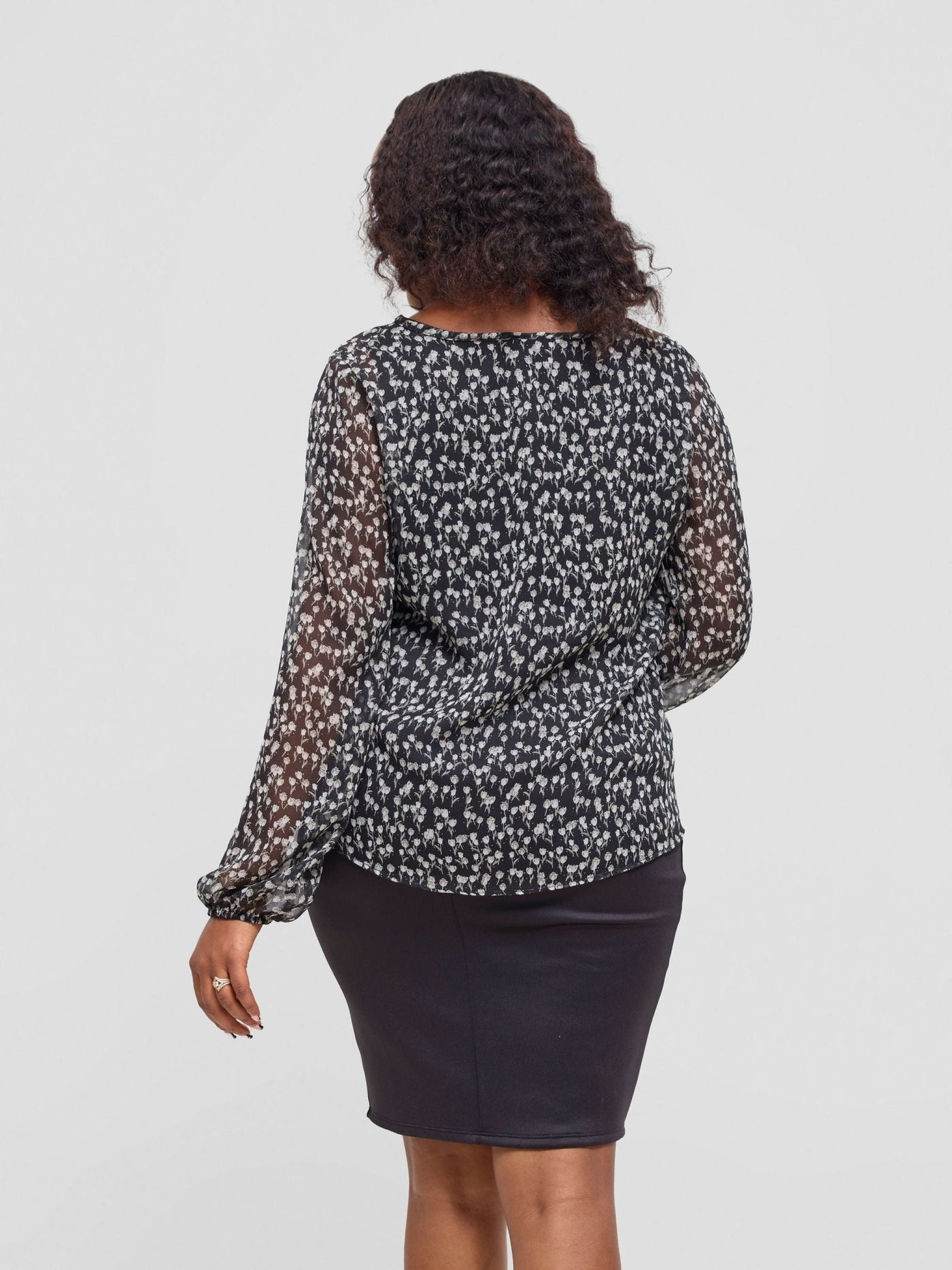Vivo Sierra Bishop Sleeve Top - Black / Grey Lipi Print - Shopzetu