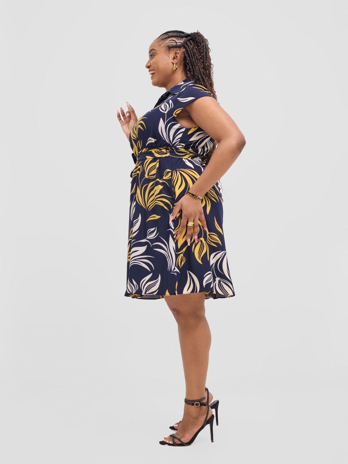 Vivo Zuri Cap Sleeve Knee Length Dress - Navy / Mustard Igabi Print - Shopzetu