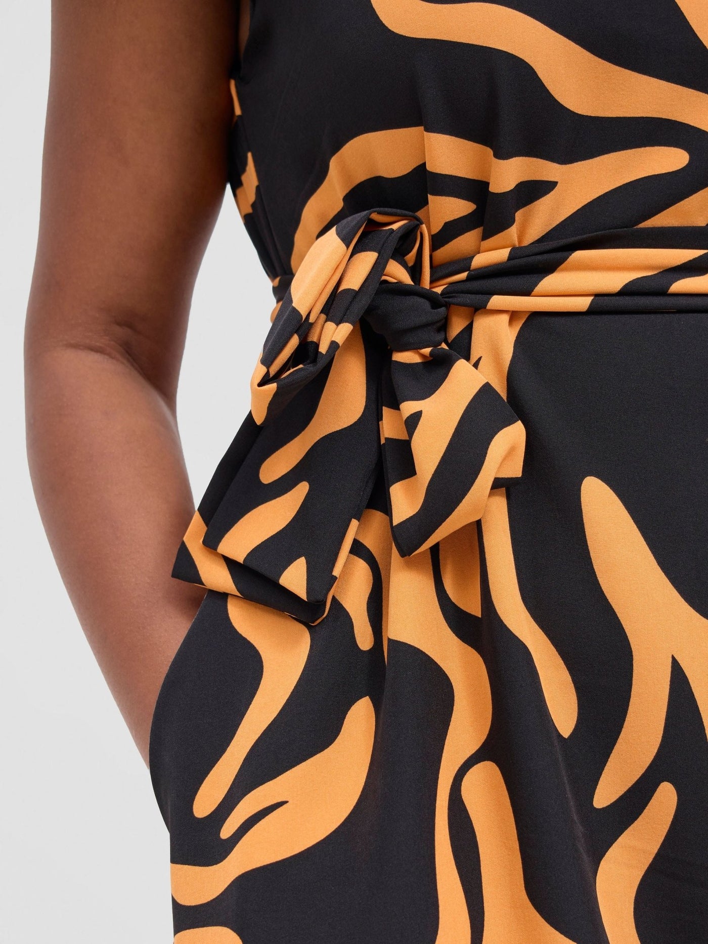 Vivo Zuri Cap Sleeve Knee Length Dress - Orange / Black Umaca Print - Shopzetu