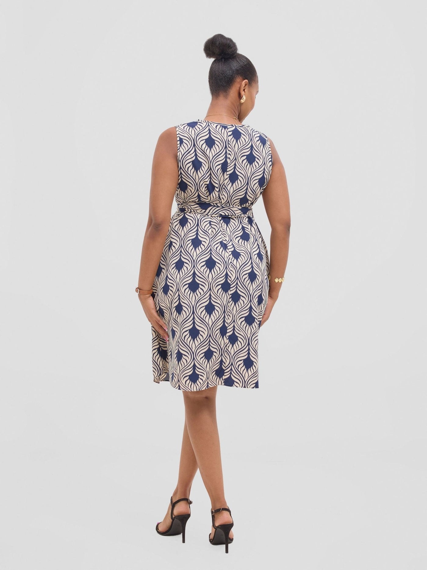 Vivo Basic Sleeveless Tent Dress - Cream / Navy Sinka Print - Shopzetu