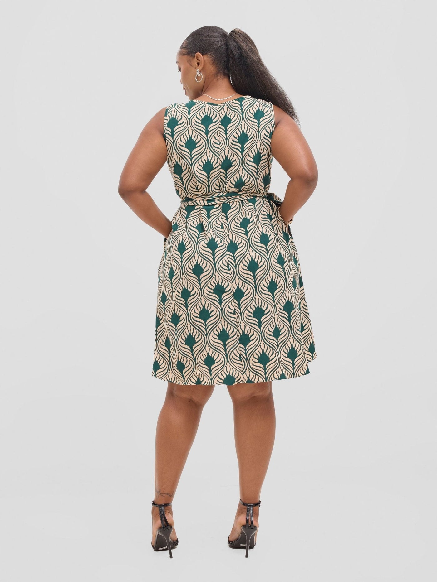 Vivo Basic Sleeveless Tent Dress - Cream / Green Sinka Print - Shopzetu