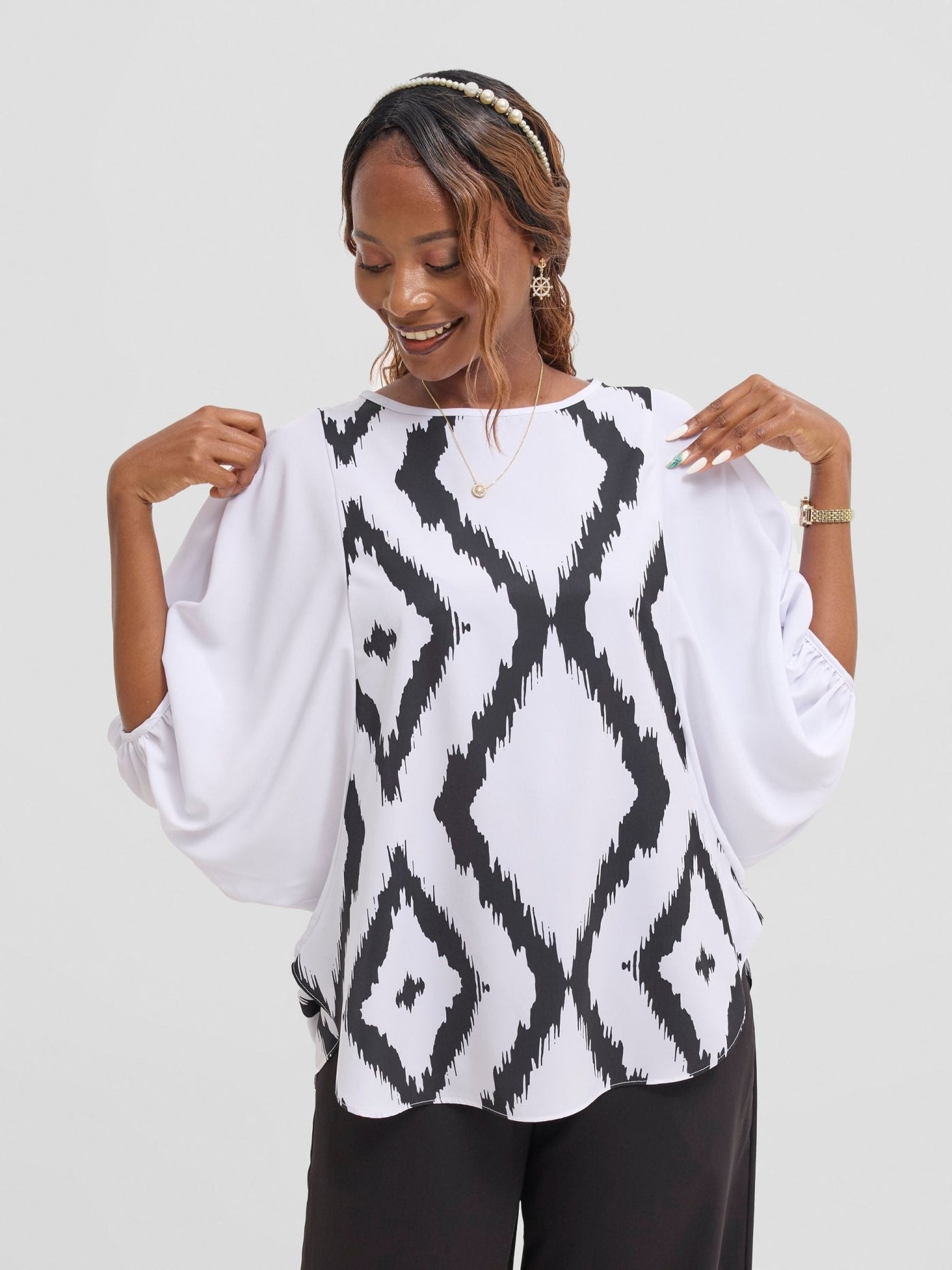 Vivo Seli Wide Top - White / Black Esli Print - Shopzetu
