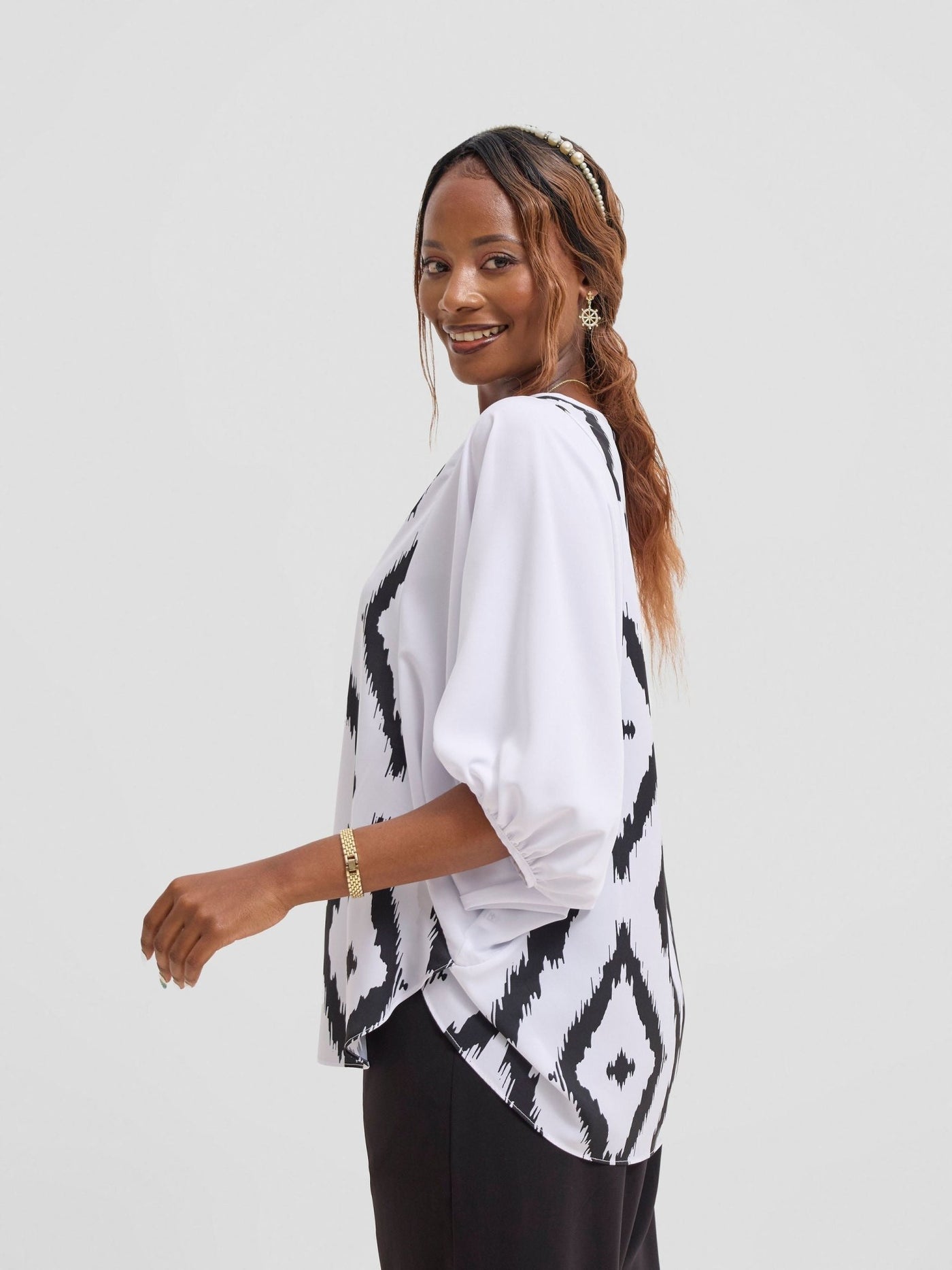 Vivo Seli Wide Top - White / Black Esli Print - Shopzetu