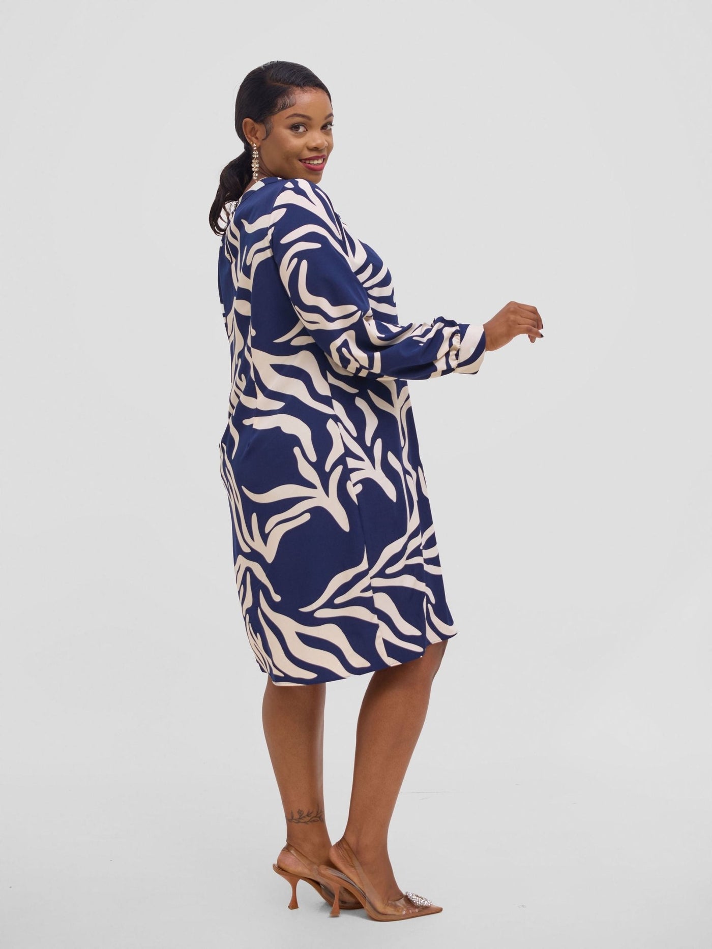 Vivo Chari Shift Dress - Cream / Navy Print - Shopzetu