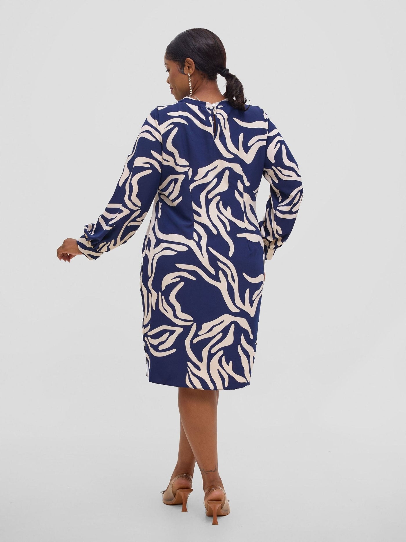 Vivo Chari Shift Dress - Cream / Navy Print - Shopzetu