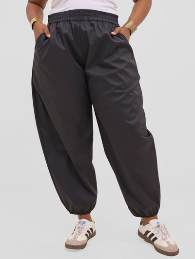 Safari Sizani Barrel Pants - Black - Shopzetu