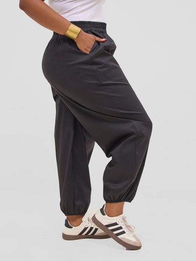 Safari Sizani Barrel Pants - Black - Shopzetu