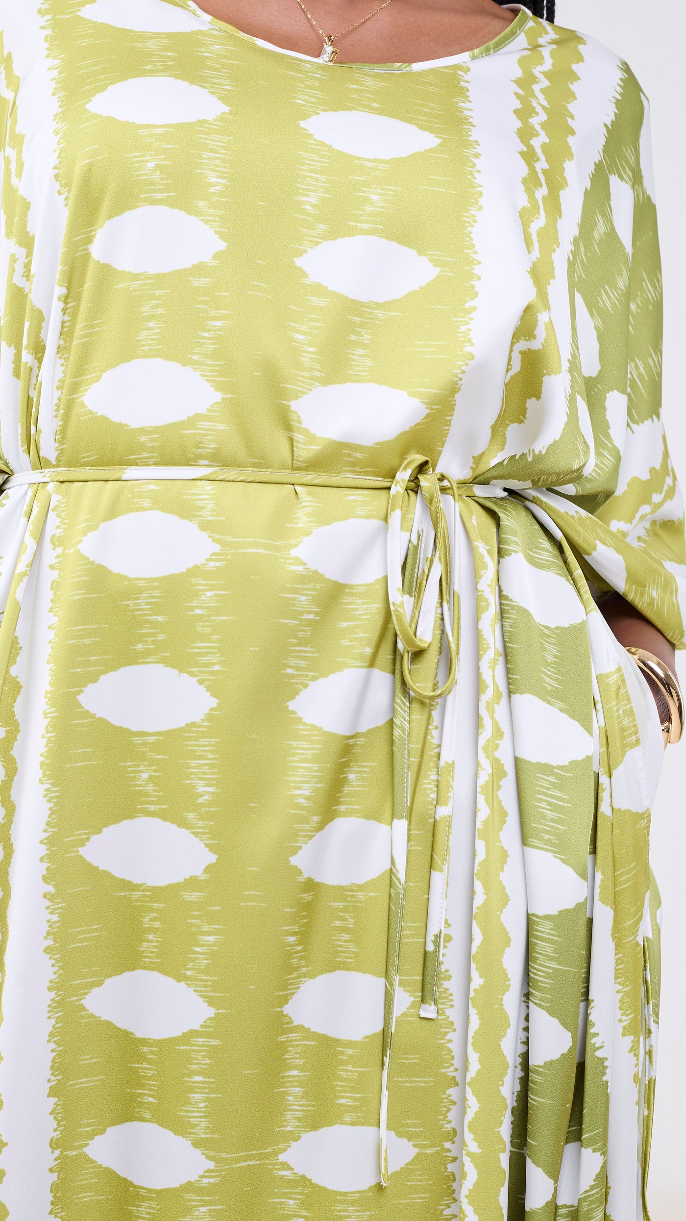 Vivo Essi Scalloped Top - White / Olive Print