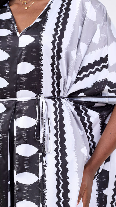 Vivo Essi Front Slit Maxi Top - White / Black Print