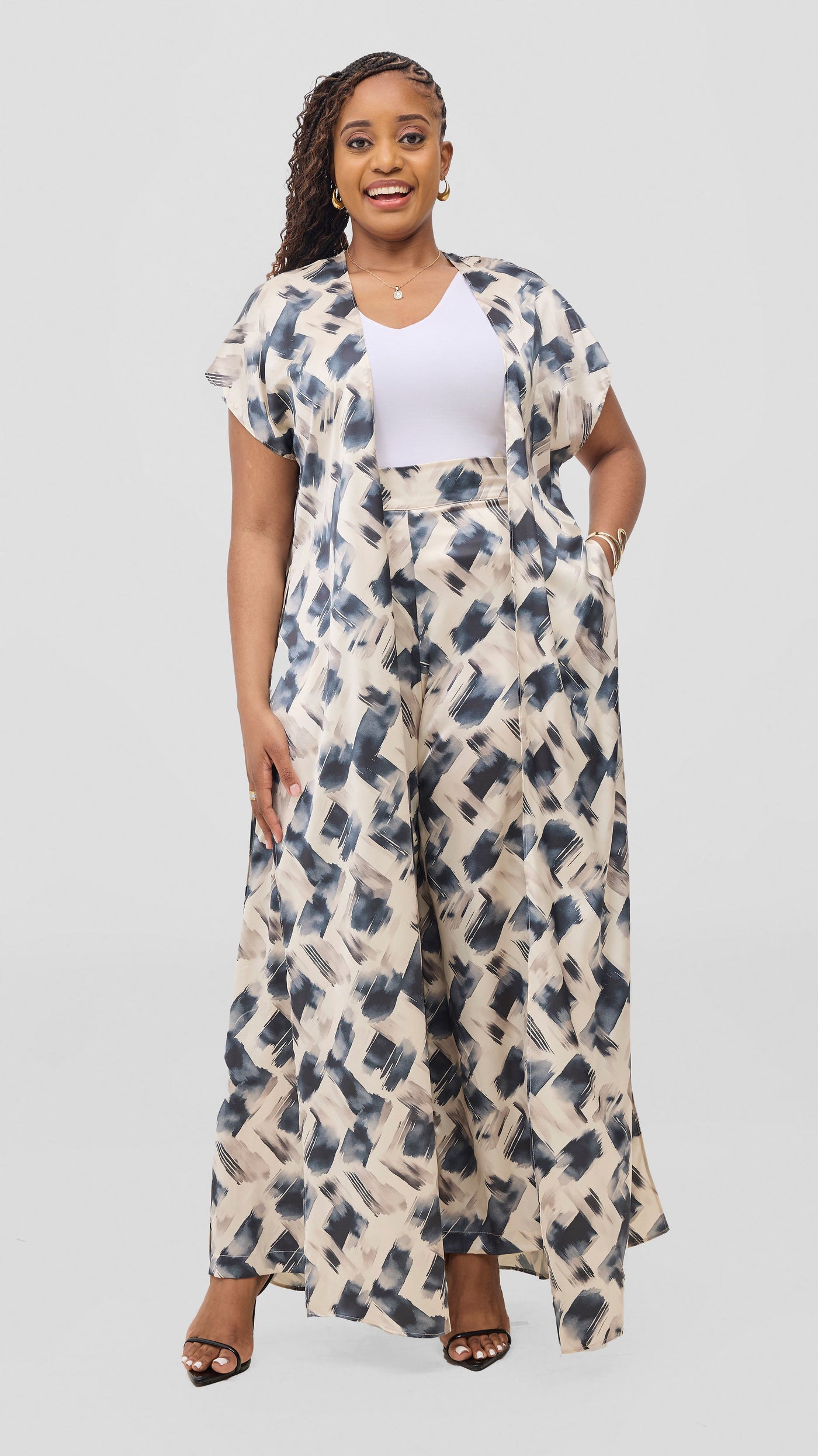 Vivo Chidii Drop Shoulder Kimono - Light Tan / Navy Tulu Print