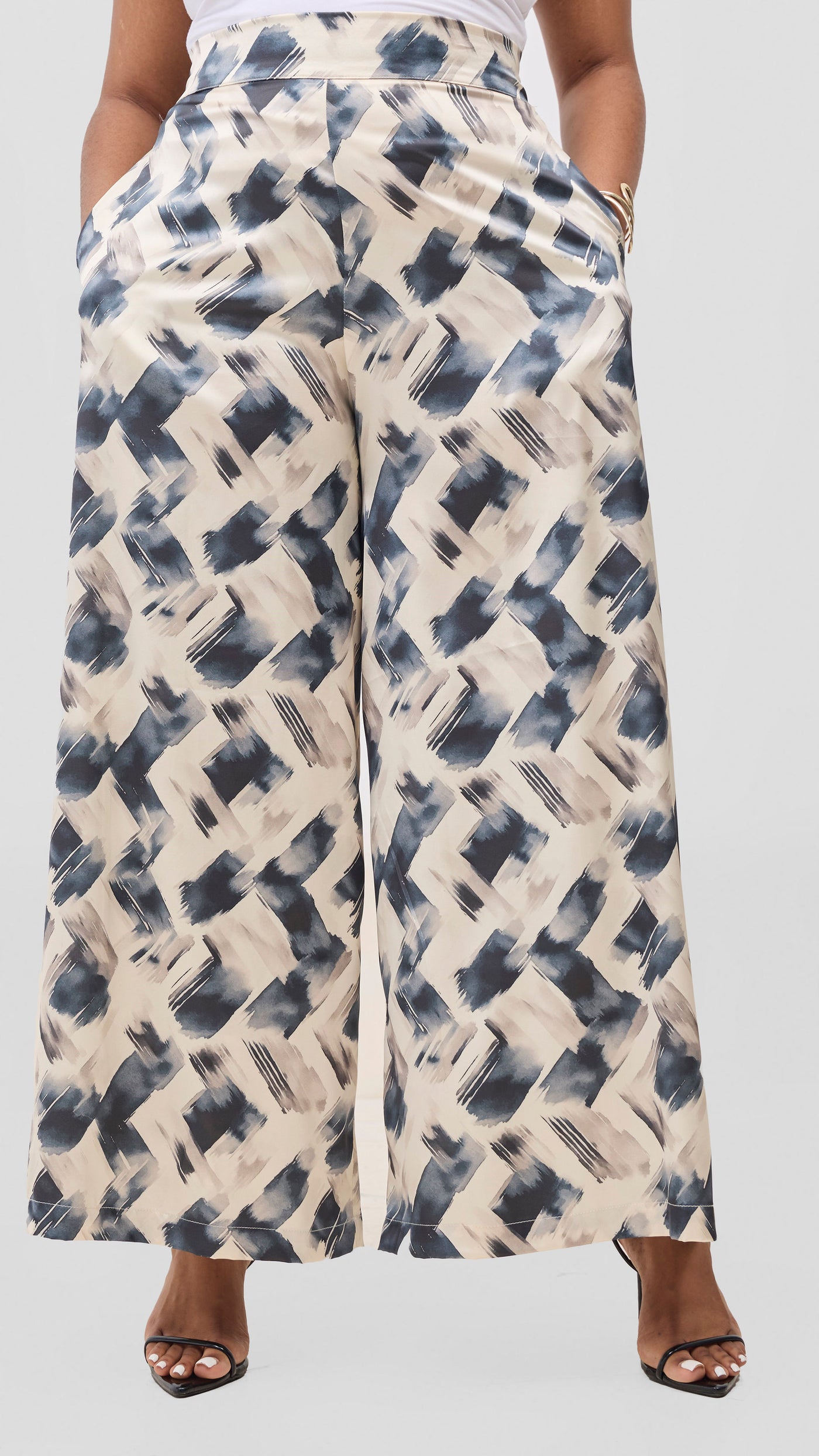 Vivo Chidii Wide Leg Pants - Light Tan / Navy Tulu Print