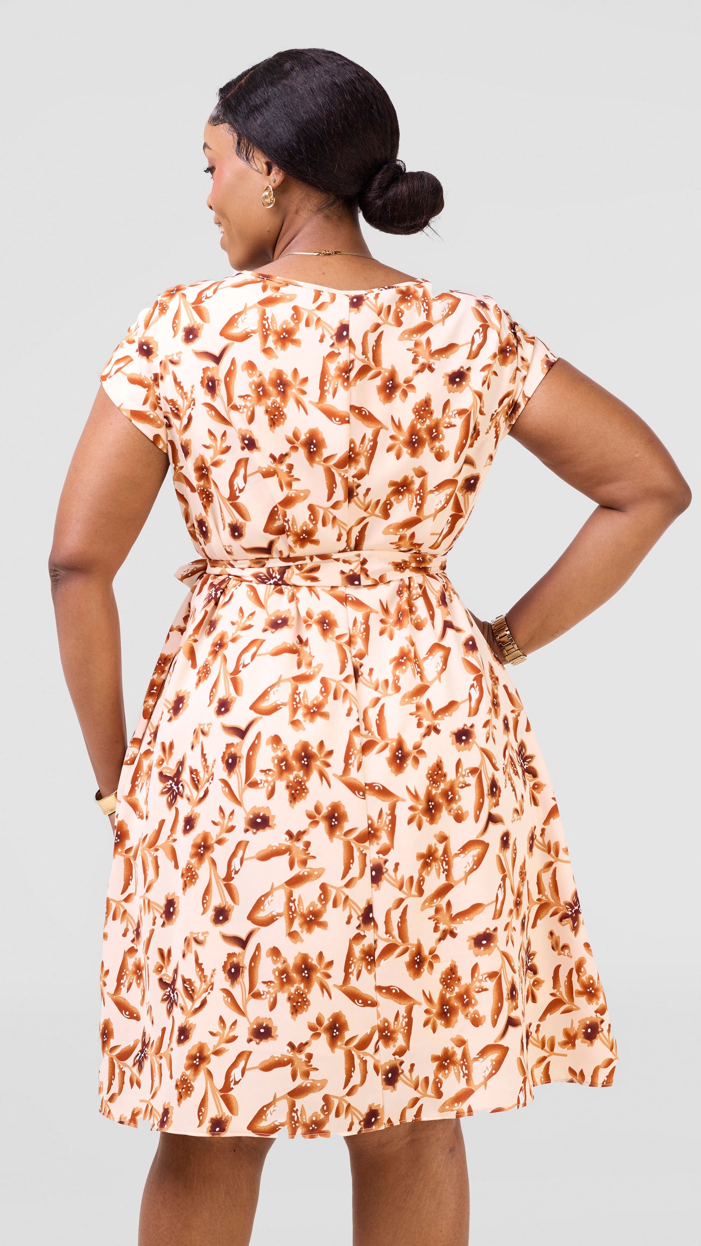 Vivo Basic Cap Sleeve Tent Knee Length Dress - Peach / Rust Print