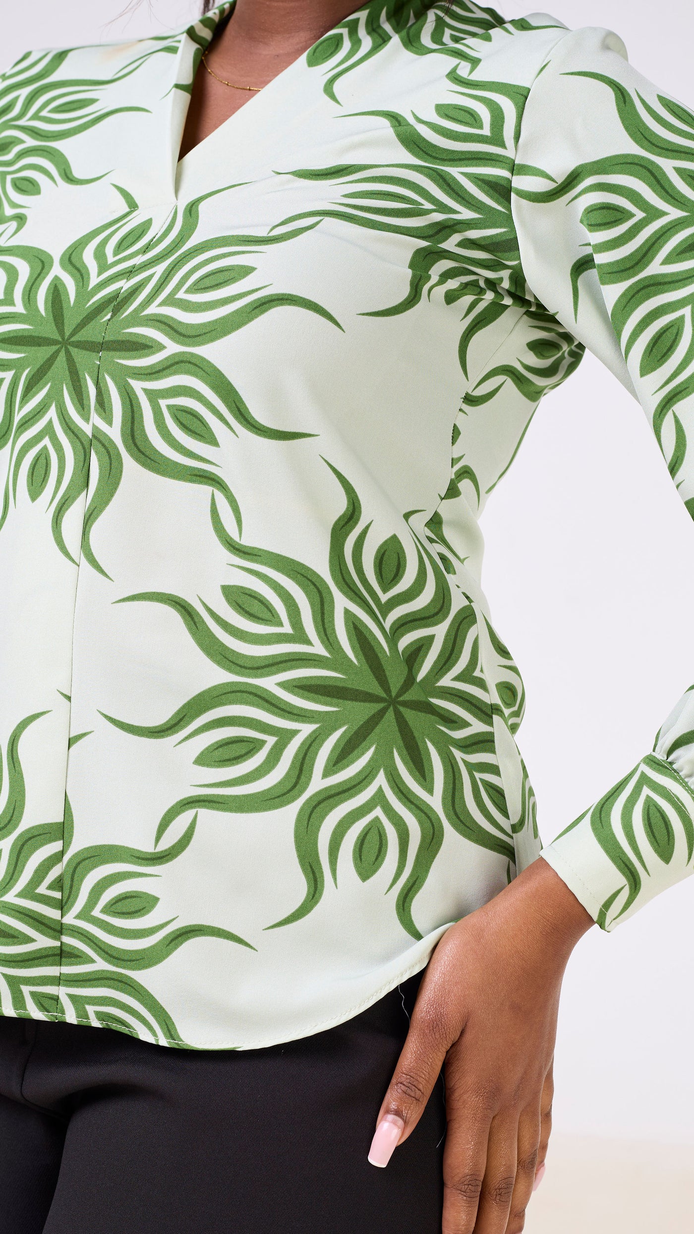 Vivo Ajani V-Neck Top - Mint / Green Print