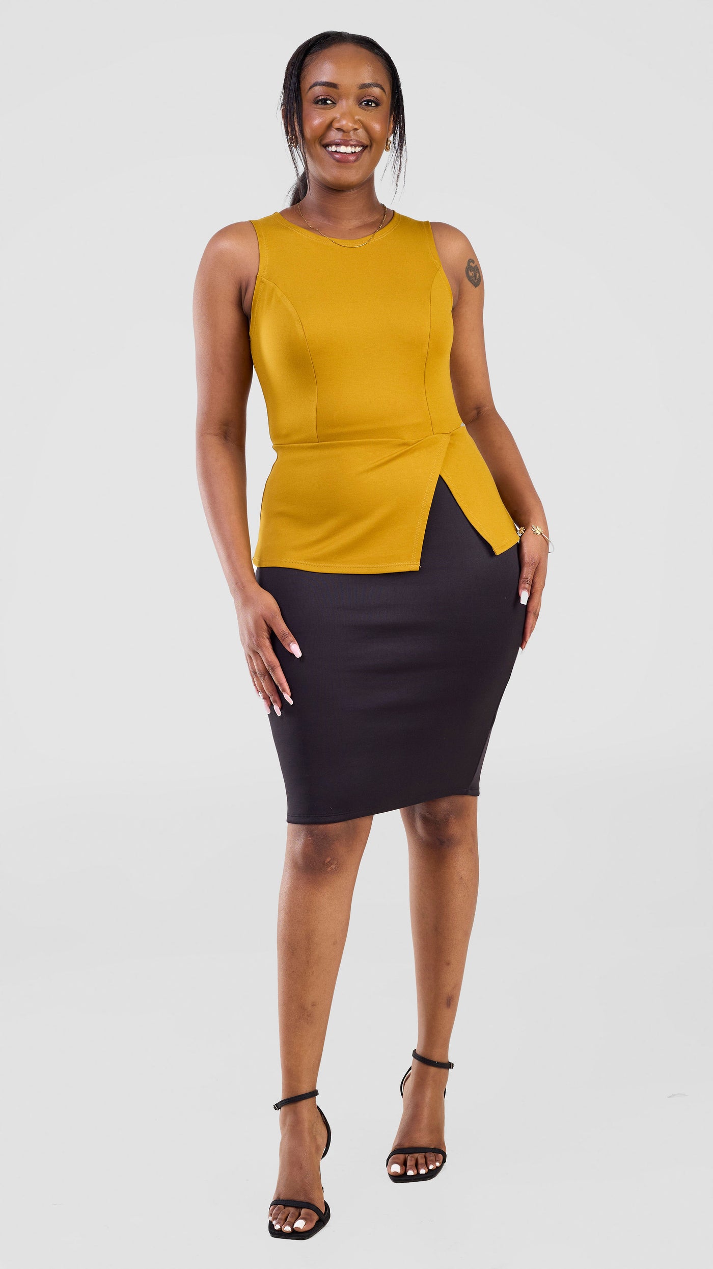 Vivo Lena Sleeveless Top - Dark Mustard