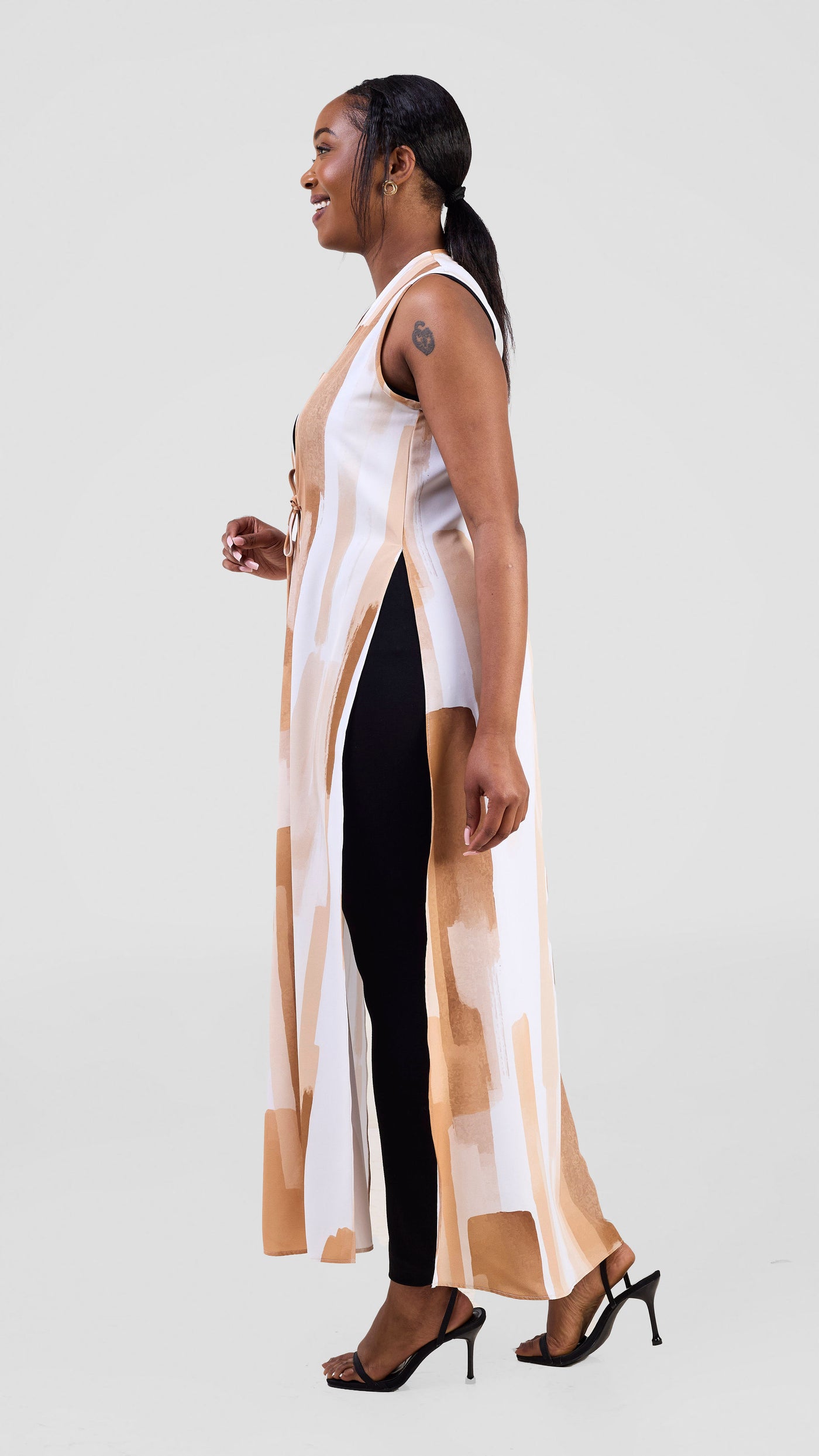 Vivo Isabi Sleeveless Kimono - White / Tan Pasi Print