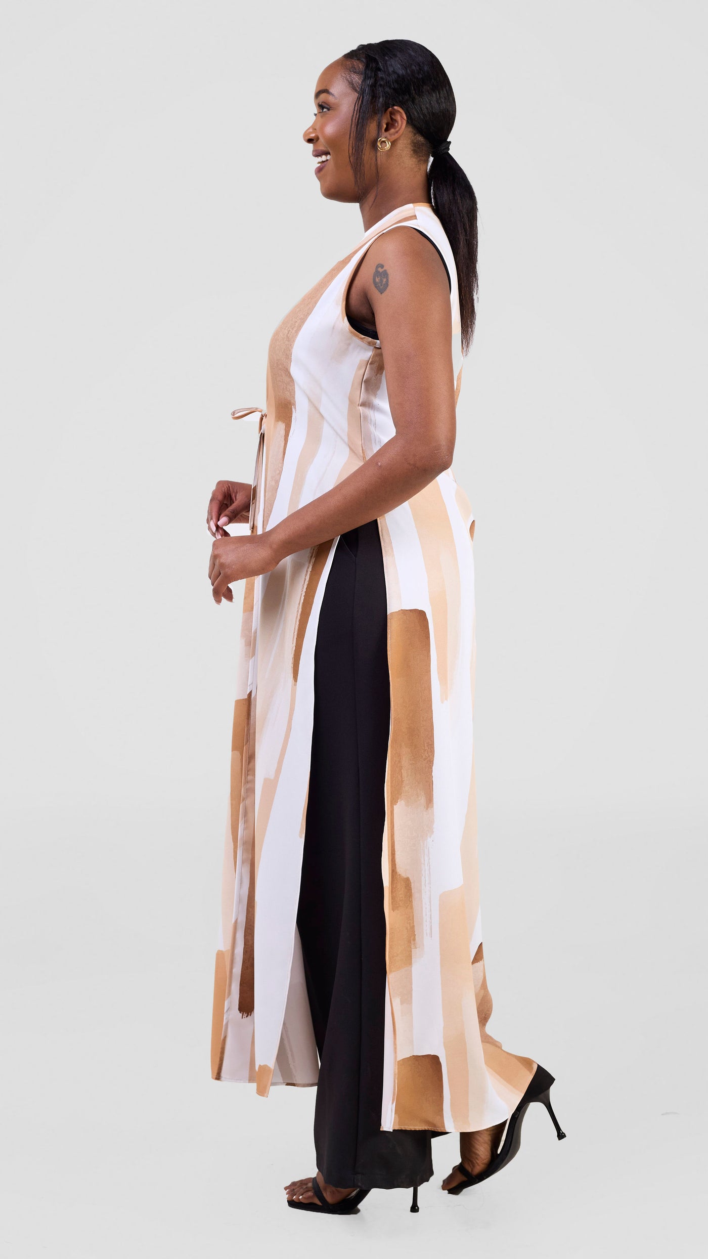 Vivo Isabi Sleeveless Kimono - White / Tan Pasi Print