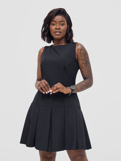 Vivo Niari Sleeveless Pleated Dress - Black - Shopzetu