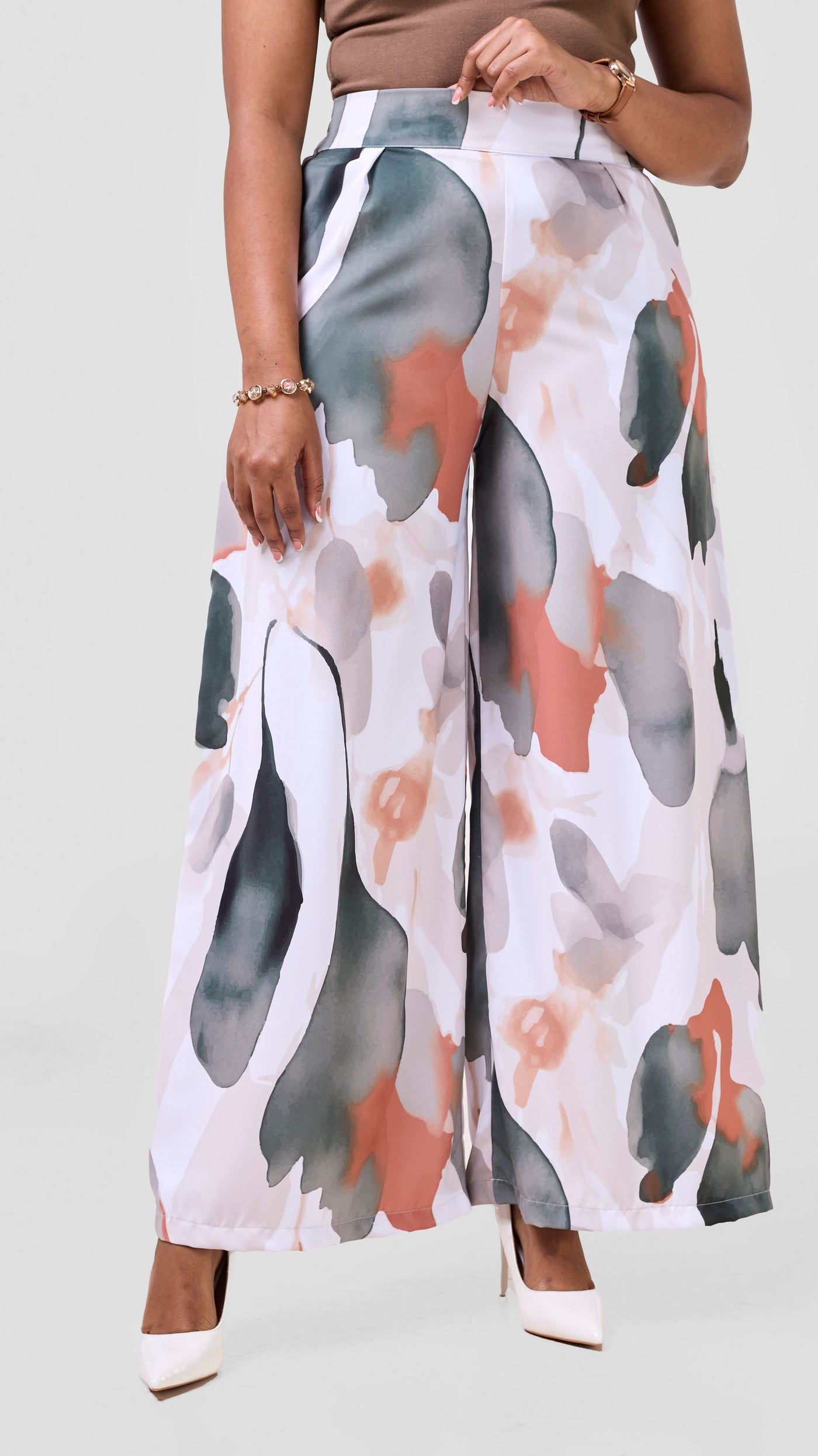Vivo Ayla Crepe Pants - White / Light Taupe Dola Print