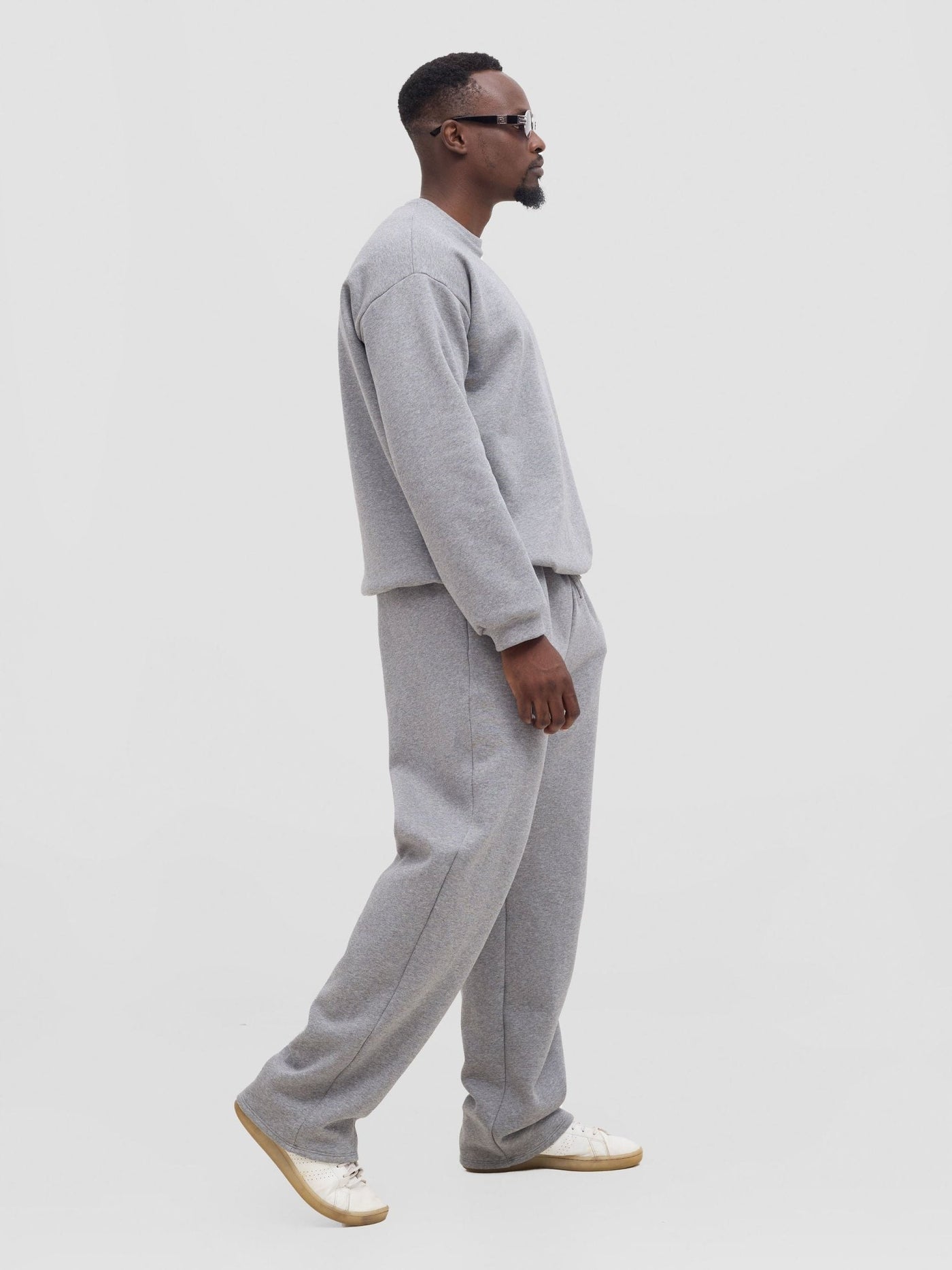 Zoya Yuni Men's Sweatshirt - Grey - Shopzetu