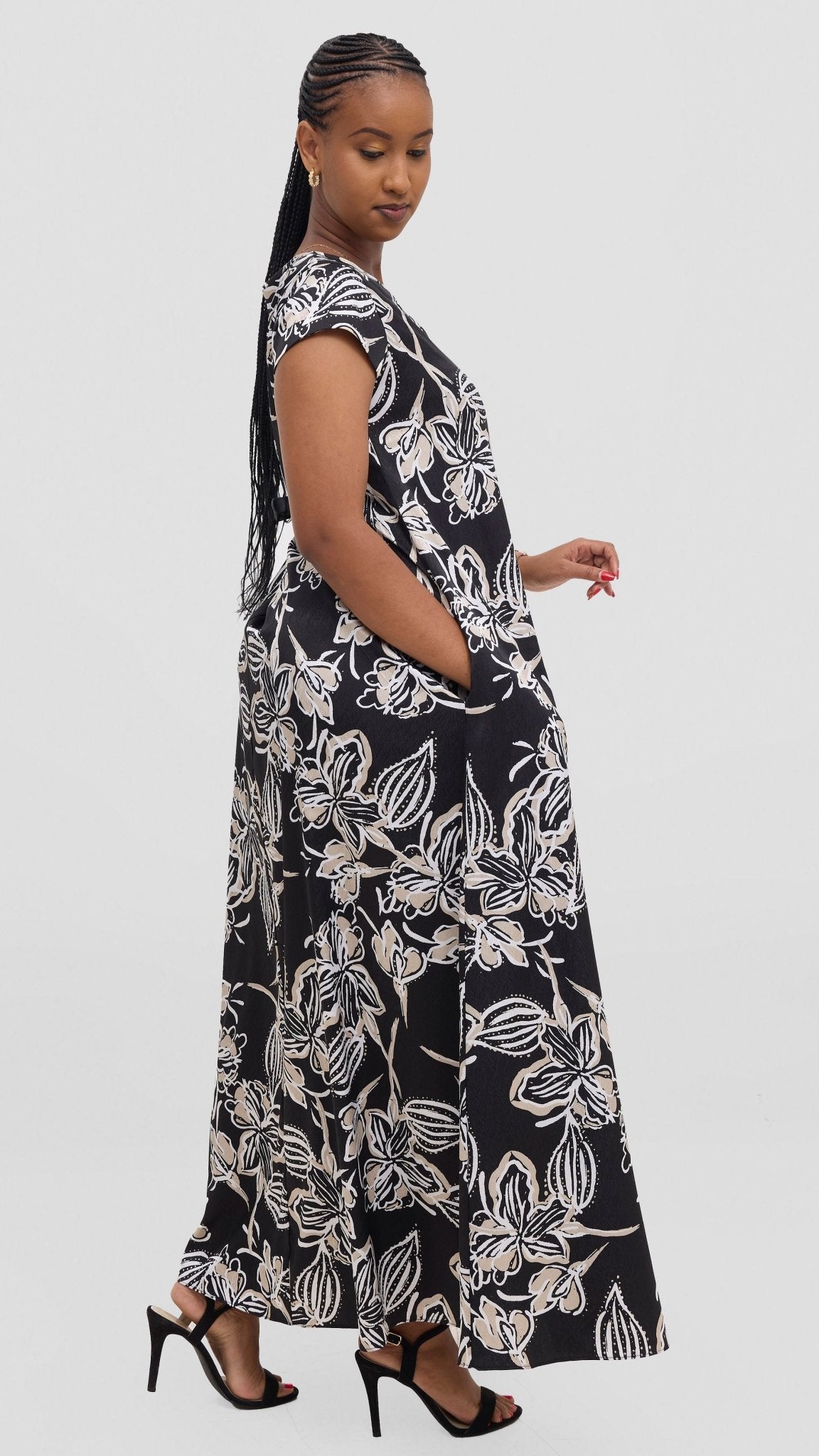 Vivo Sierra Maxi Chiffon Dress - Black / Beige Print - Shopzetu