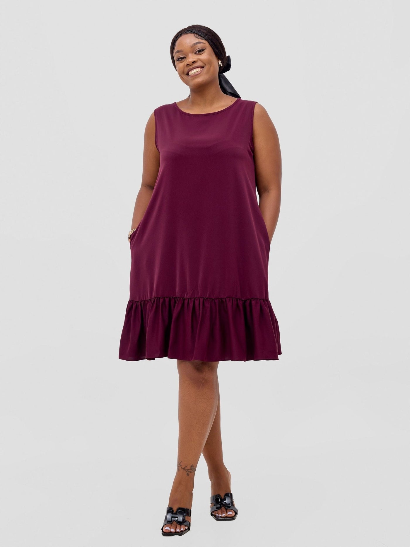 Vivo Dalia Sleeveless Gathered Tent Dress - Burgundy - Shopzetu