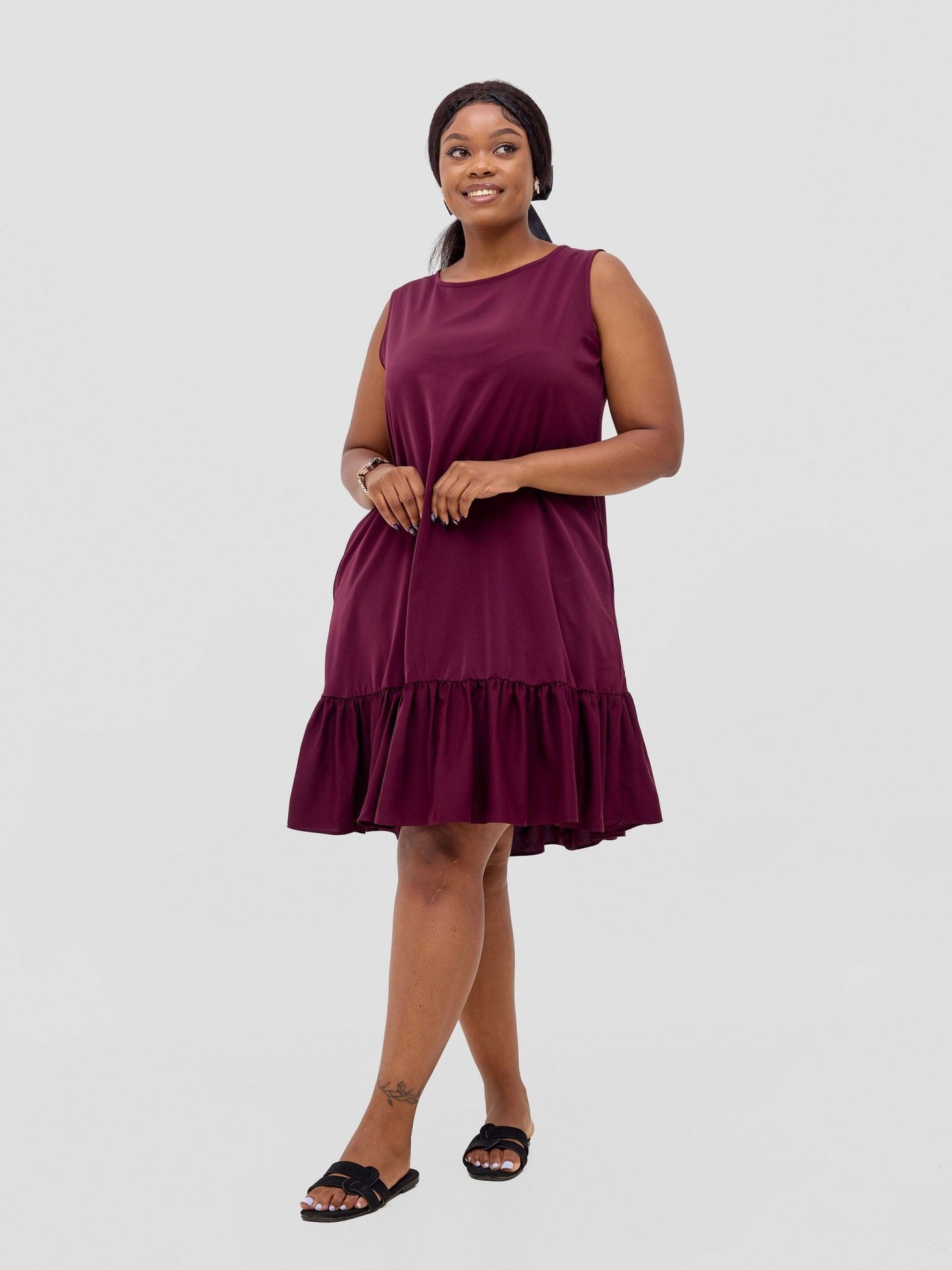 Vivo Dalia Sleeveless Gathered Tent Dress - Burgundy - Shopzetu