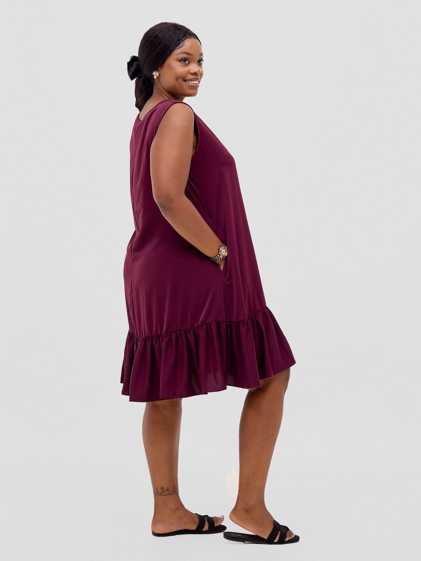 Vivo Dalia Sleeveless Gathered Tent Dress - Burgundy - Shopzetu