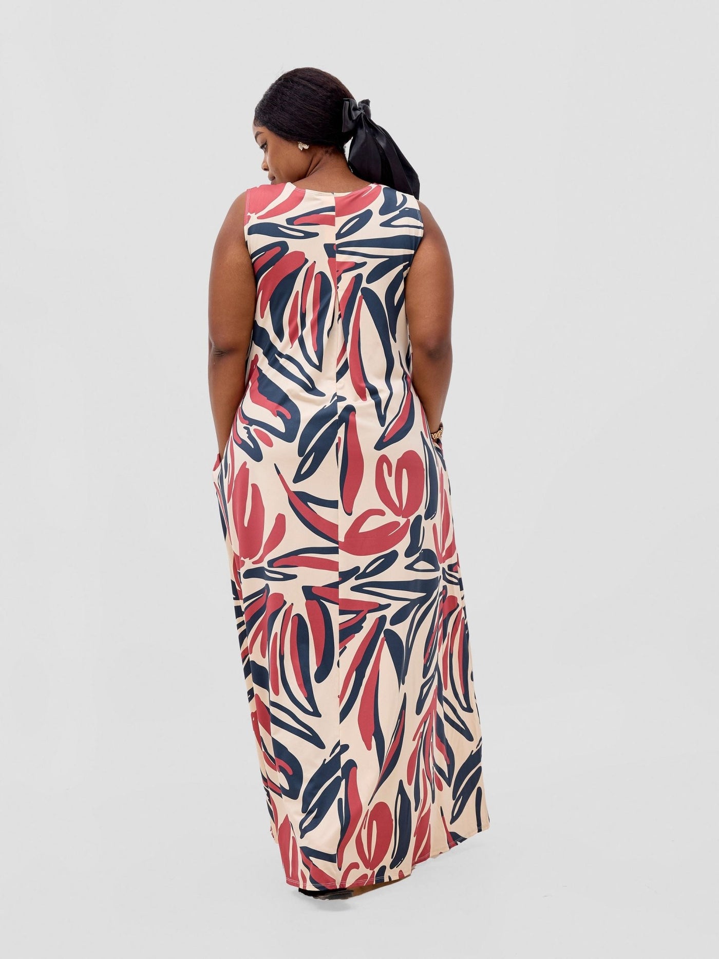 Vivo Lumi Back Pleat Maxi Dress - Black / Burgundy Ulira Print - Shopzetu