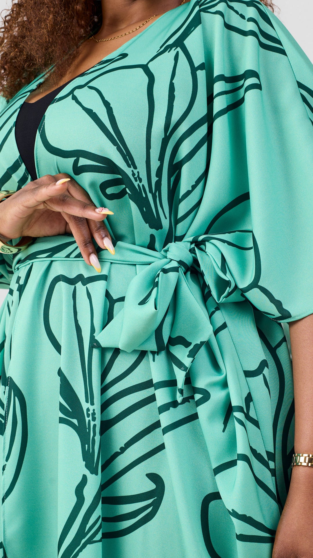 Vivo Scalloped Kimono In Crepe - Light Green / Dark Green Print