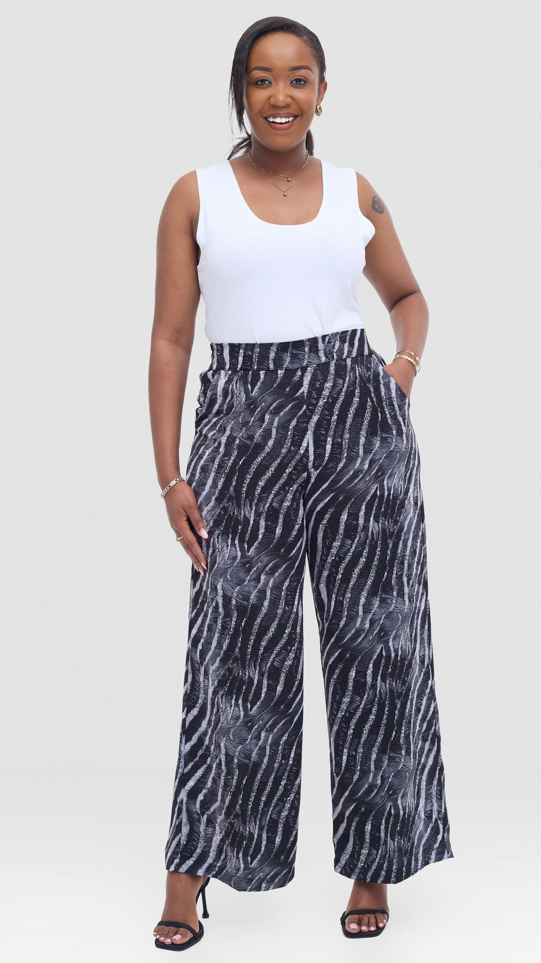 Vivo Maisha Straight Leg Pants In Crepe -  Grey / Black Print