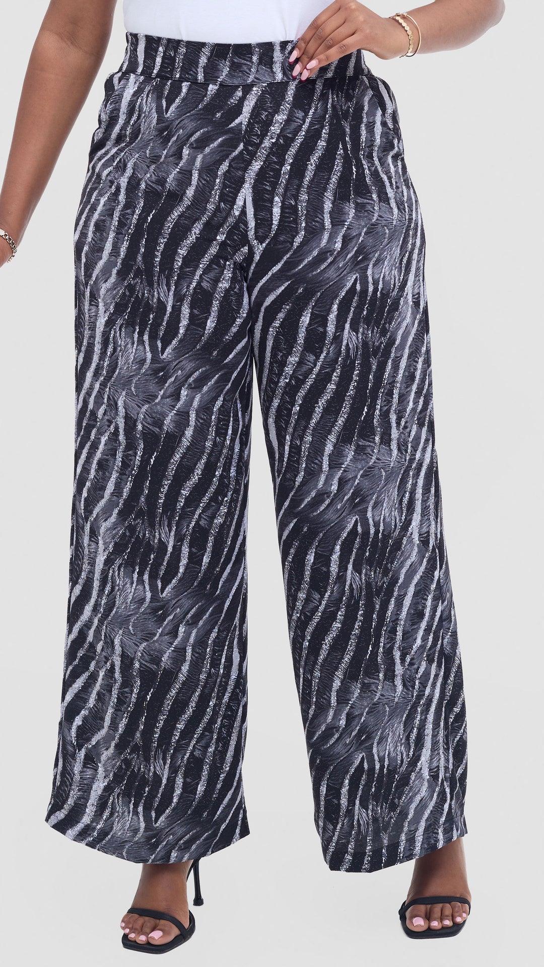 Vivo Maisha Straight Leg Pants In Crepe -  Grey / Black Print