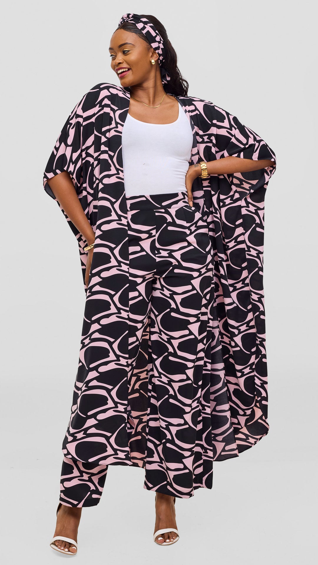 Vivo Maisha Kimono in Crepe - Light Pink / Black Abstract Print
