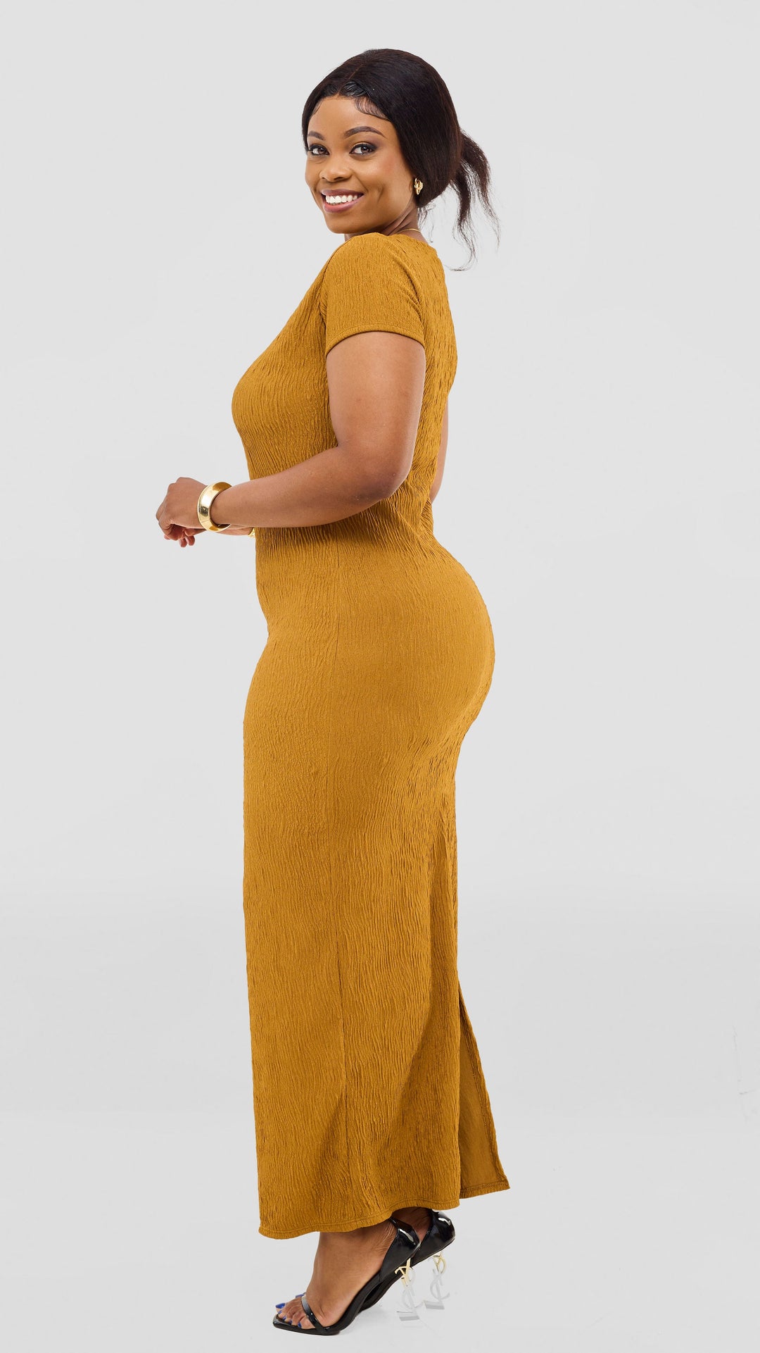 Vivo Kaisa Short Sleeve Maxi Bodycon In Polyester Stretch - Mustard