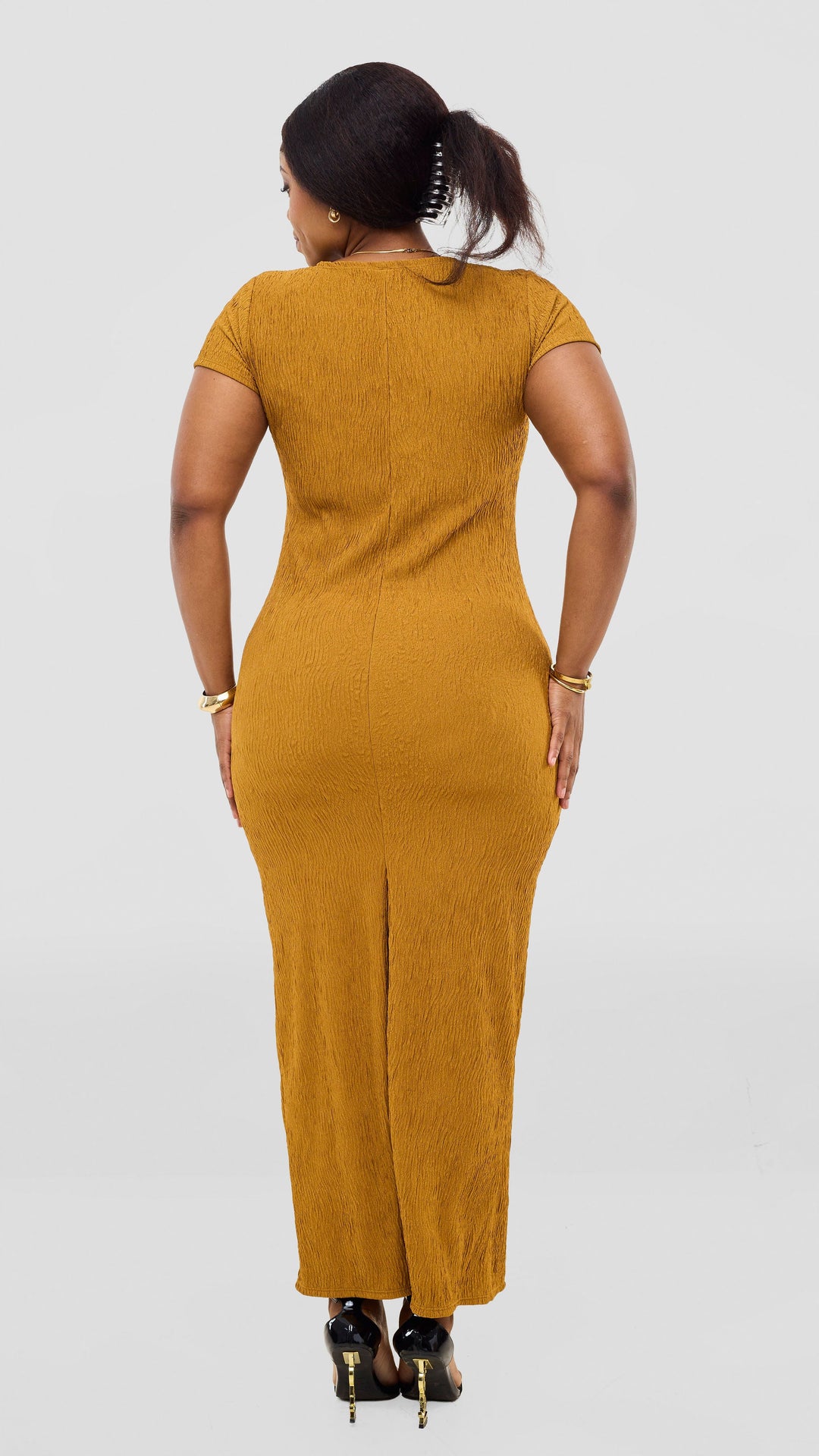 Vivo Kaisa Short Sleeve Maxi Bodycon In Polyester Stretch - Mustard