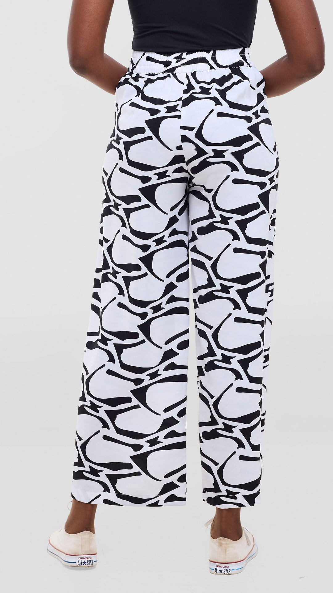 Vivo Maisha Straight Leg Pants In Crepe -  White / Black Abstract Print